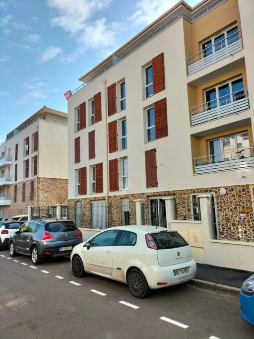 Appartement F2 De Haut Standing En Hypercentre Avec Jardin Prive A 270 M De La Gare De Mantes ! Buitenkant foto
