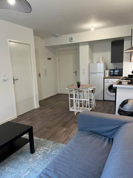 Appartement F2 De Haut Standing En Hypercentre Avec Jardin Prive A 270 M De La Gare De Mantes ! Buitenkant foto