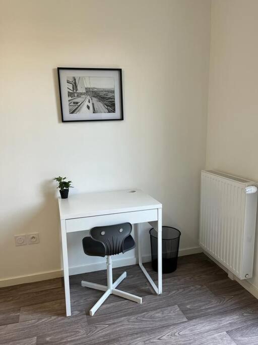 Appartement F2 De Haut Standing En Hypercentre Avec Jardin Prive A 270 M De La Gare De Mantes ! Buitenkant foto
