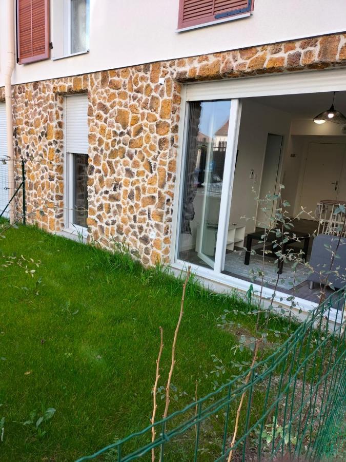 Appartement F2 De Haut Standing En Hypercentre Avec Jardin Prive A 270 M De La Gare De Mantes ! Buitenkant foto
