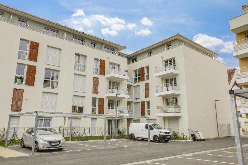 Appartement F2 De Haut Standing En Hypercentre Avec Jardin Prive A 270 M De La Gare De Mantes ! Buitenkant foto